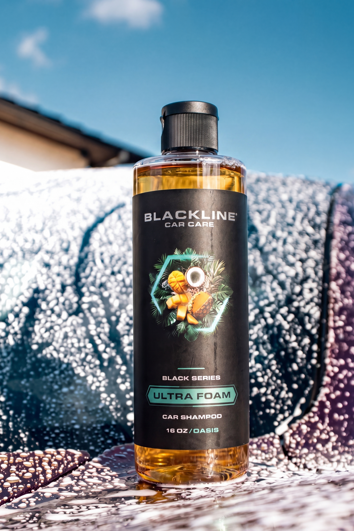 Ultra Foam Oasis 64oz lifestyle photo during a foam wash.