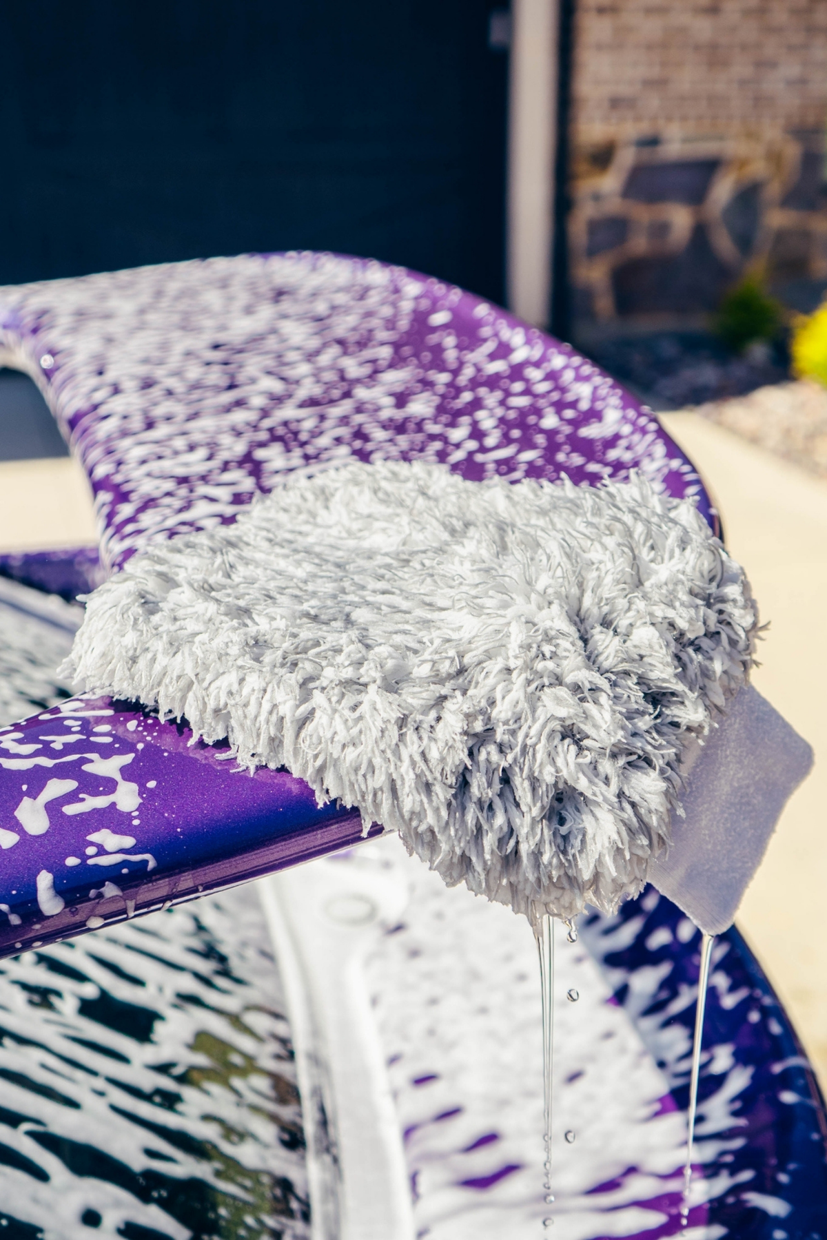 Close-up of the ultra-thick microfiber pile on the Blackline Wash Mitt.